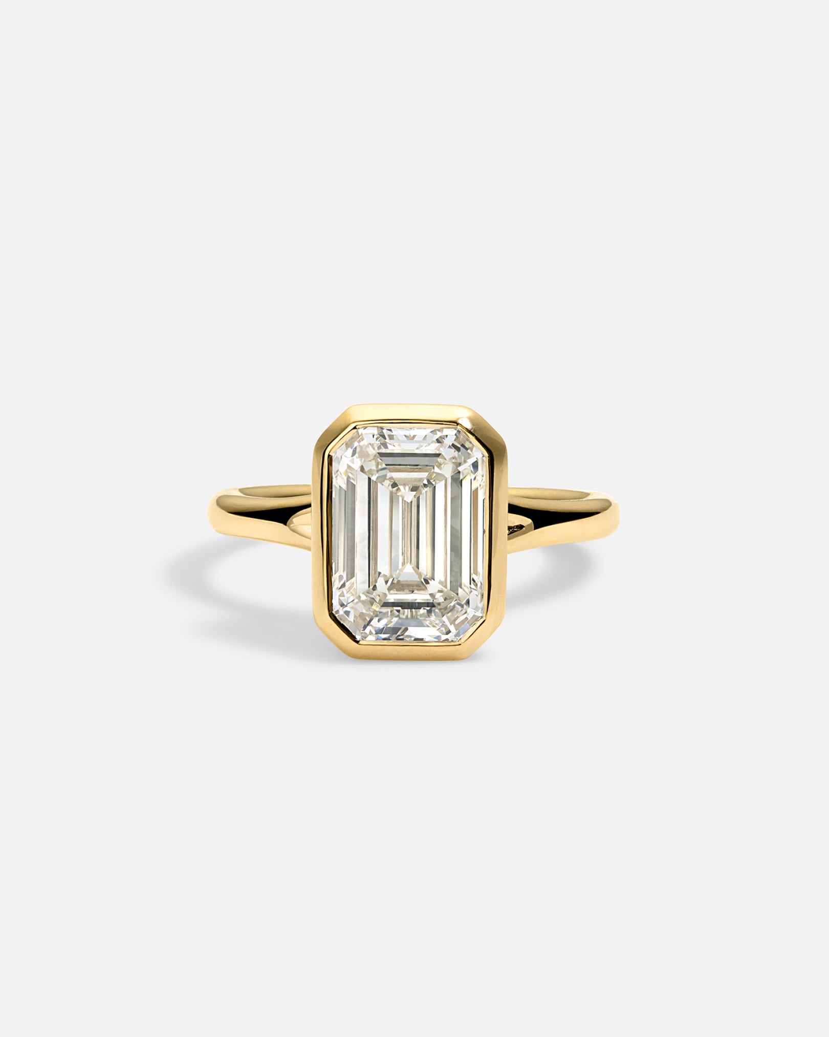 CARA Twisted Bezel Ring