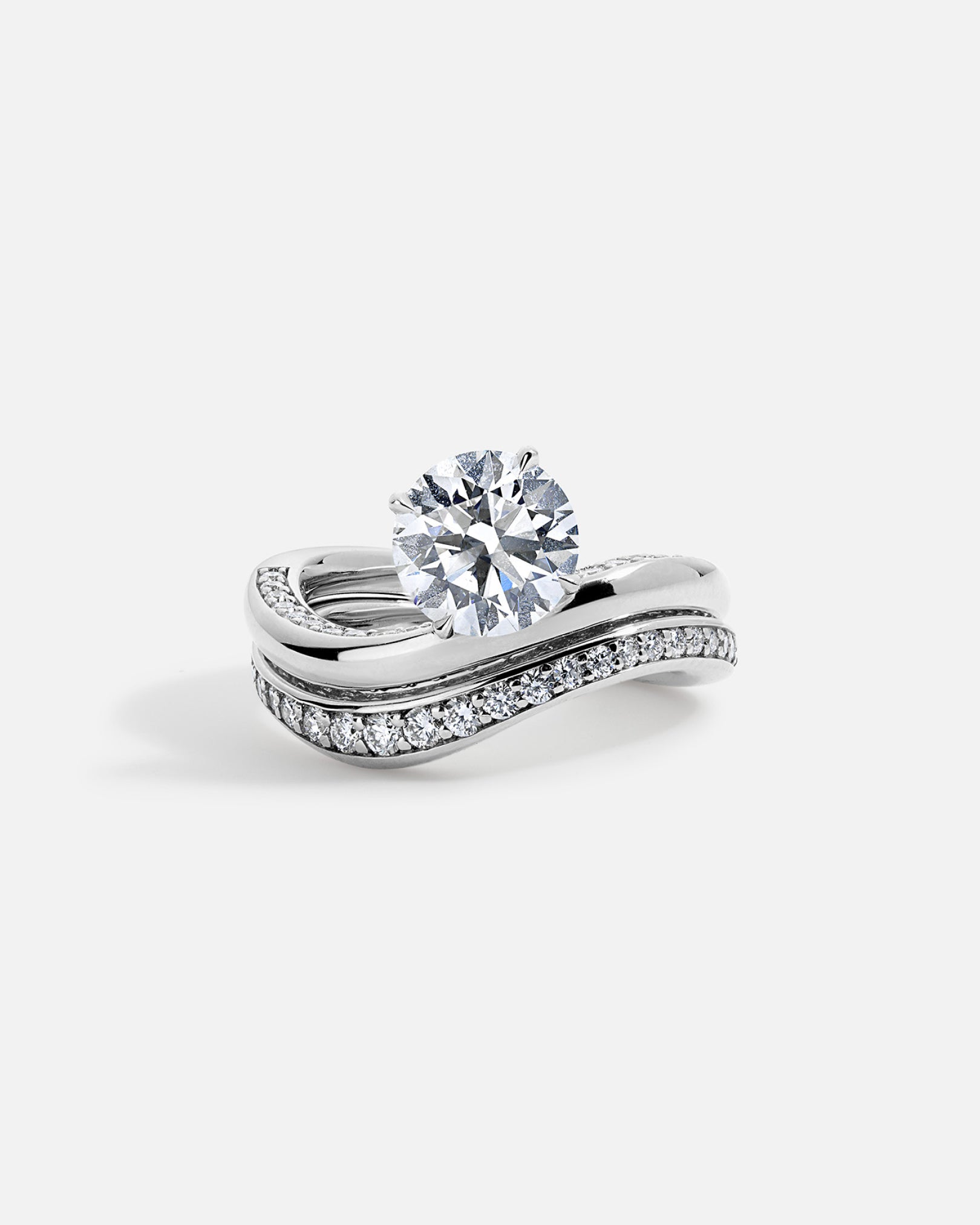 LAGUNA Wave Ring + Round Brilliant