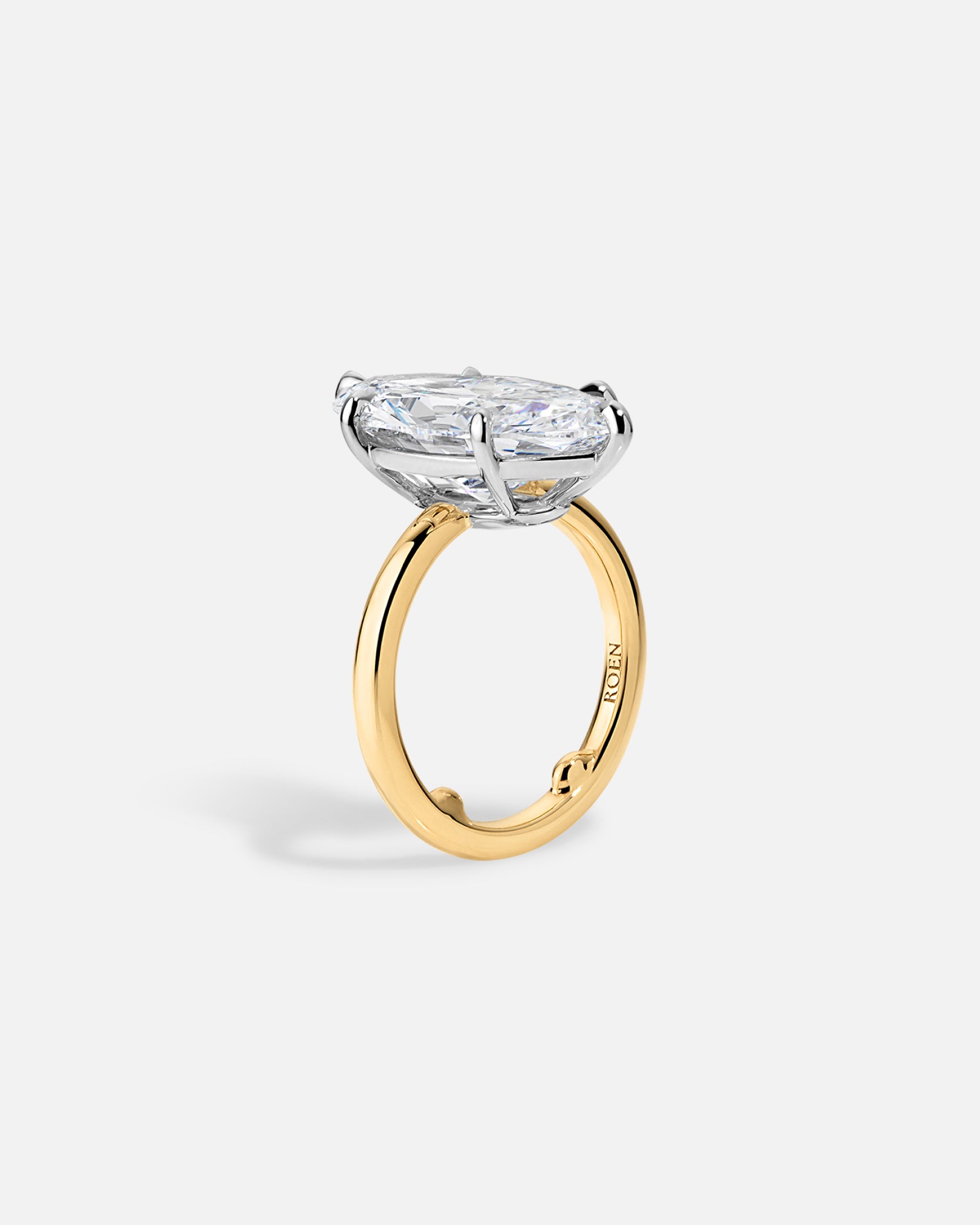 SARA Custom-Cut Moval Solitaire