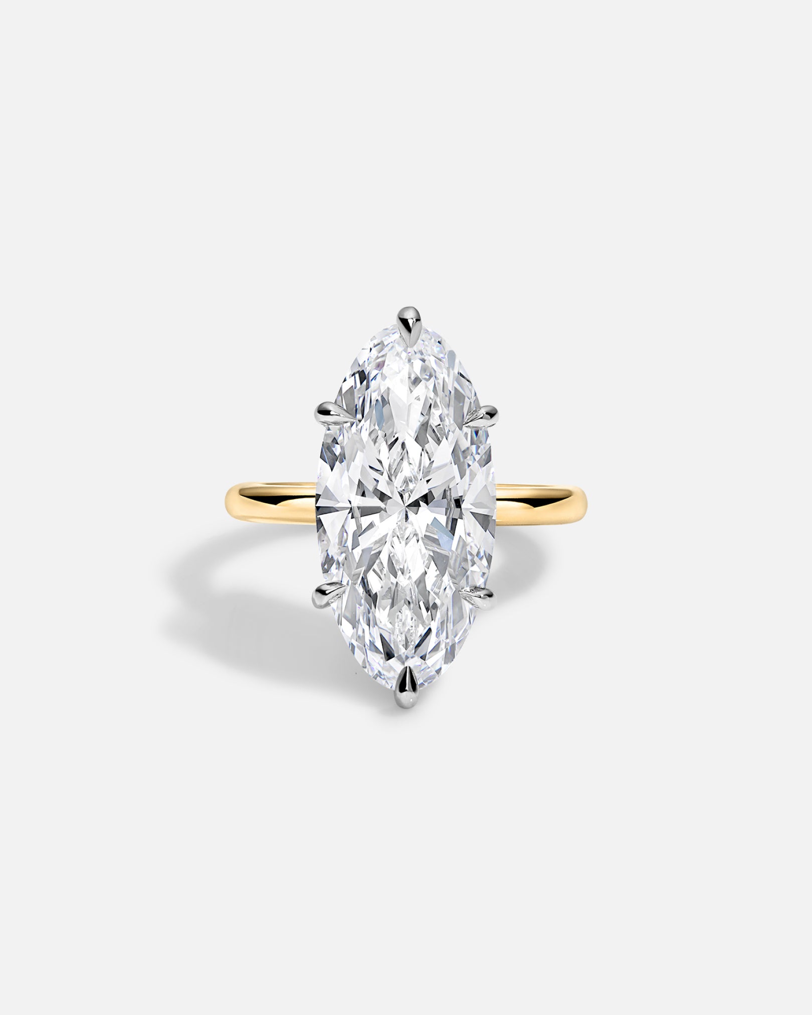 SARA Custom-Cut Moval Solitaire