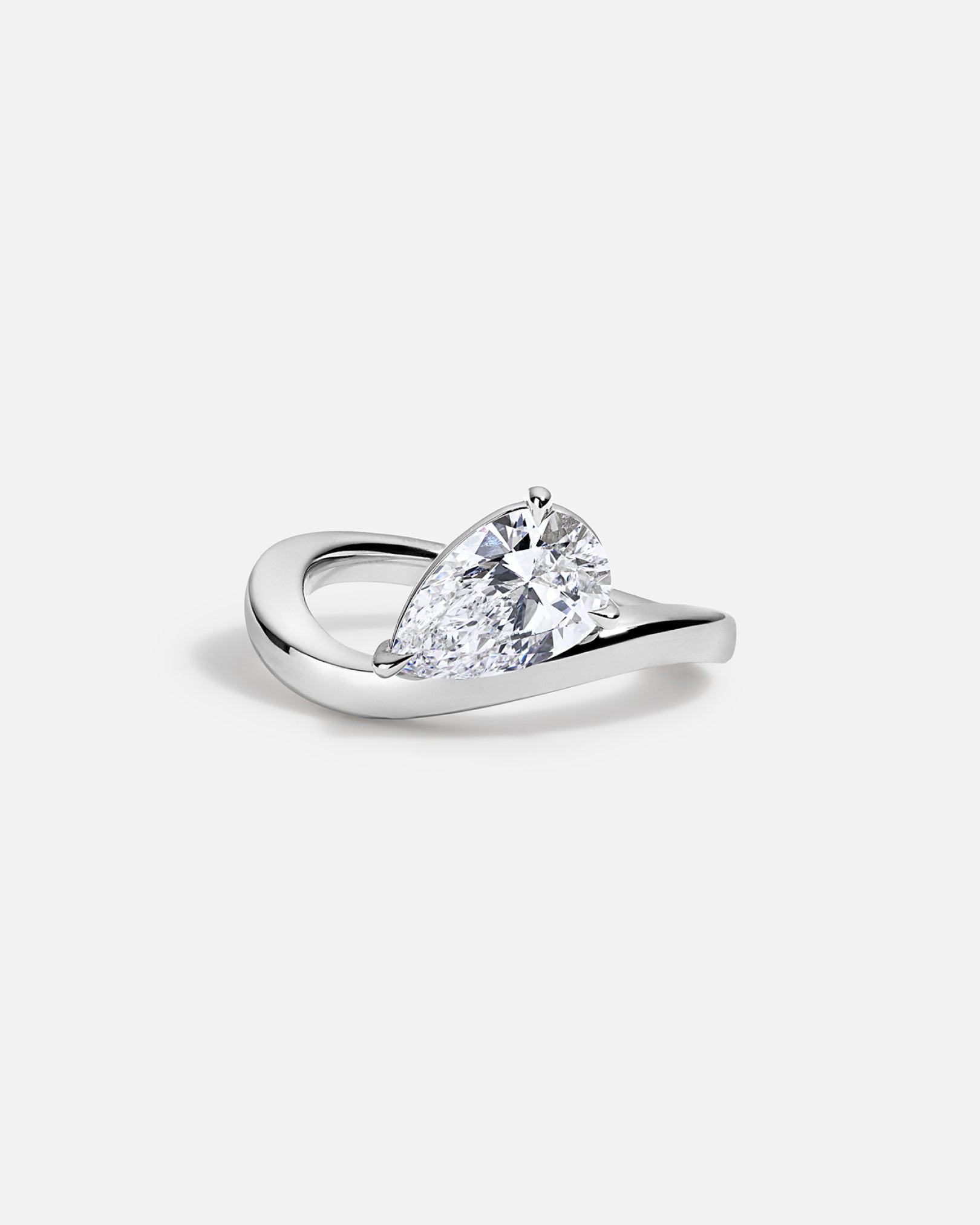 LAGUNA Wave Ring + Pear, No Pavé