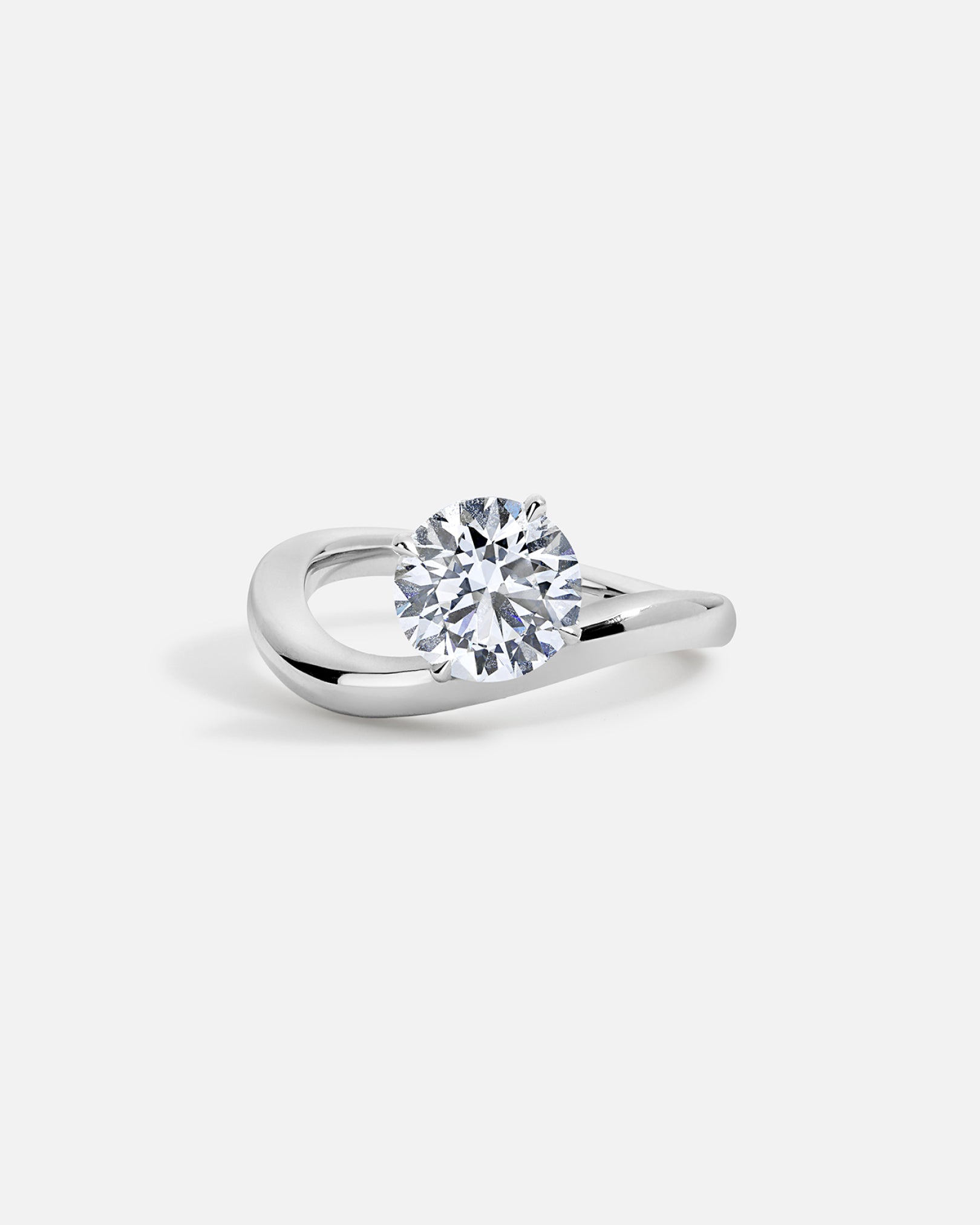 LAGUNA Wave Ring + Round Brilliant, No Pavé