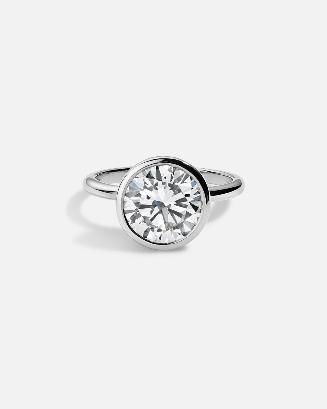 LYRA Slim Bezel Ring