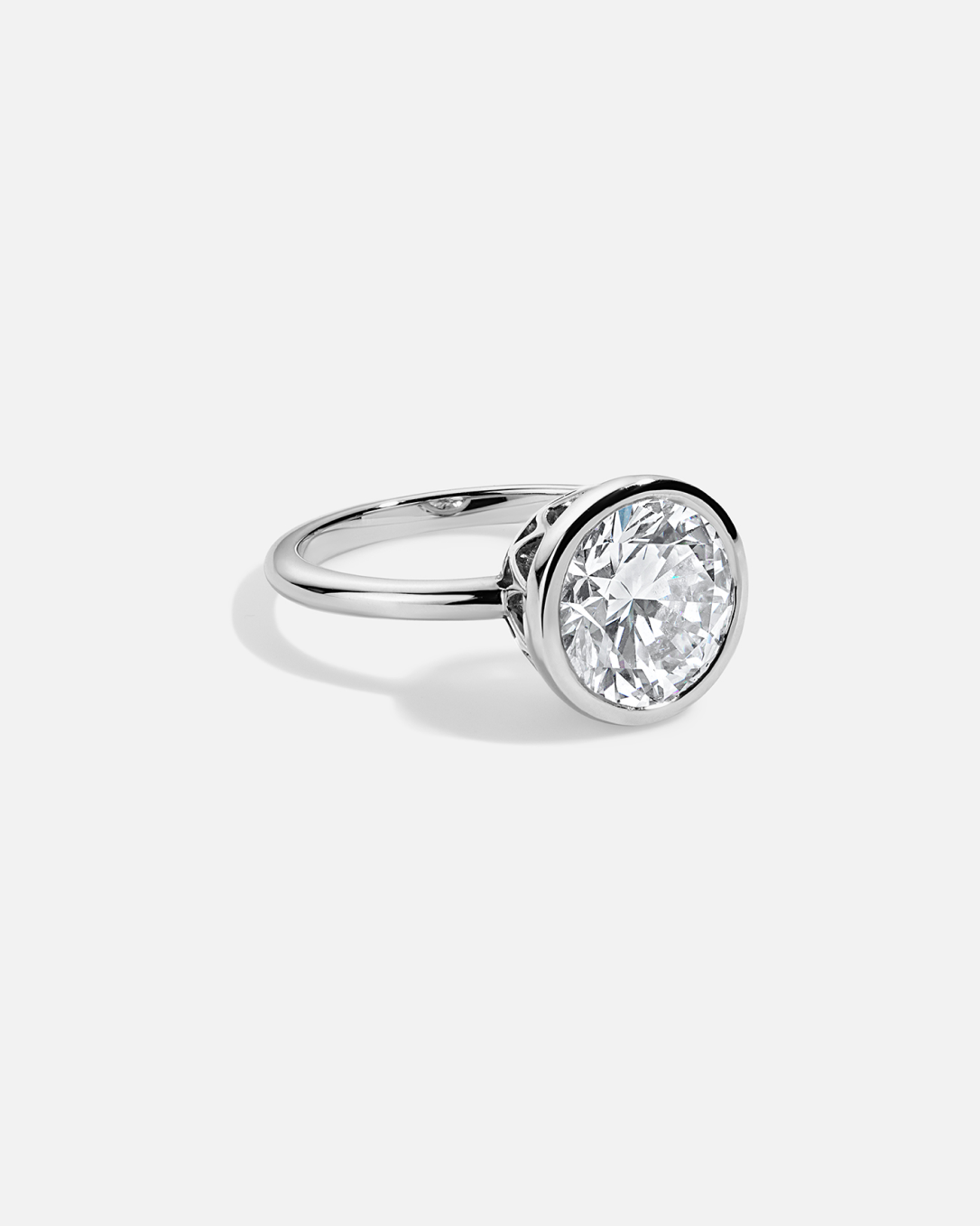 LYRA Slim Bezel Ring