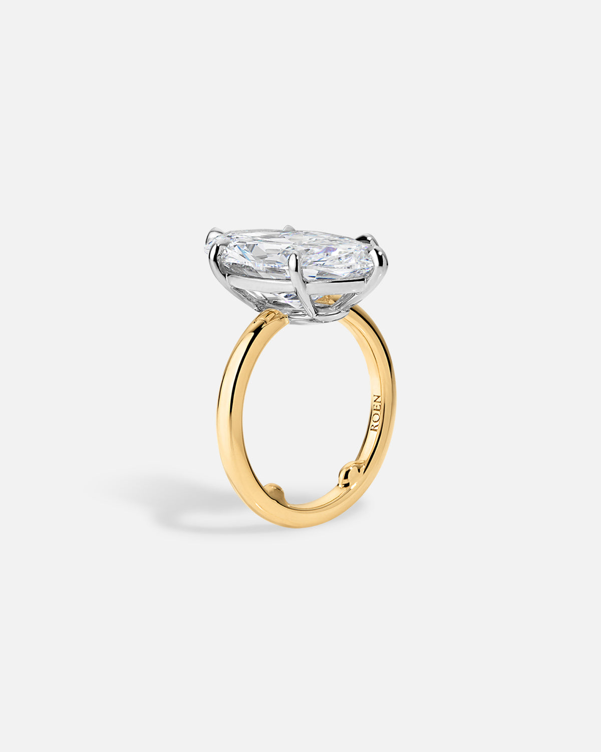 ROEN NYC | SARA Custom Cut Moval Solitaire