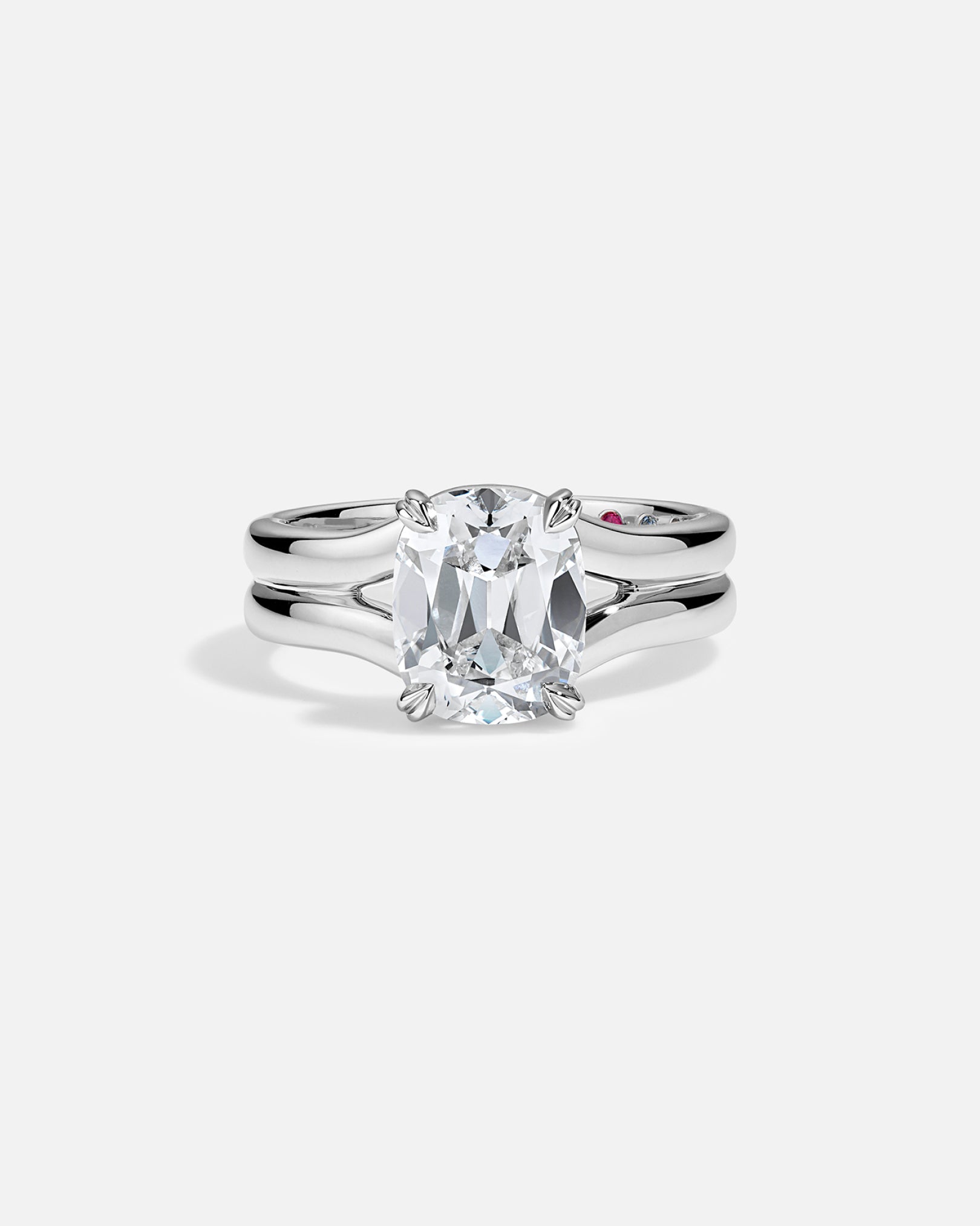 ROEN NYC | CERES Antique Cushion Ring