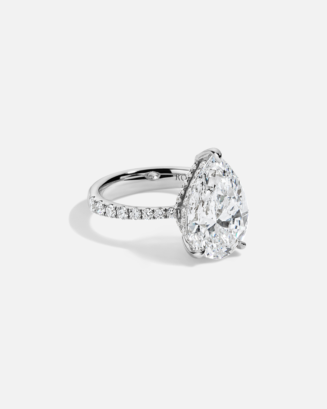JULIA Tapered Solitaire